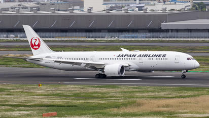 JA880J - JAL - Japan Airlines Boeing 787-9 Dreamliner