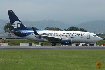 XA-CYM - Aeromexico Boeing 737-700
