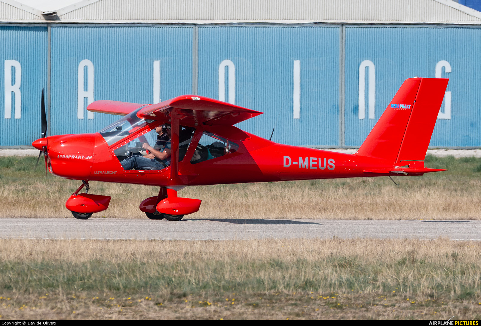 Private D-MEUS aircraft at Verona - Boscomantico