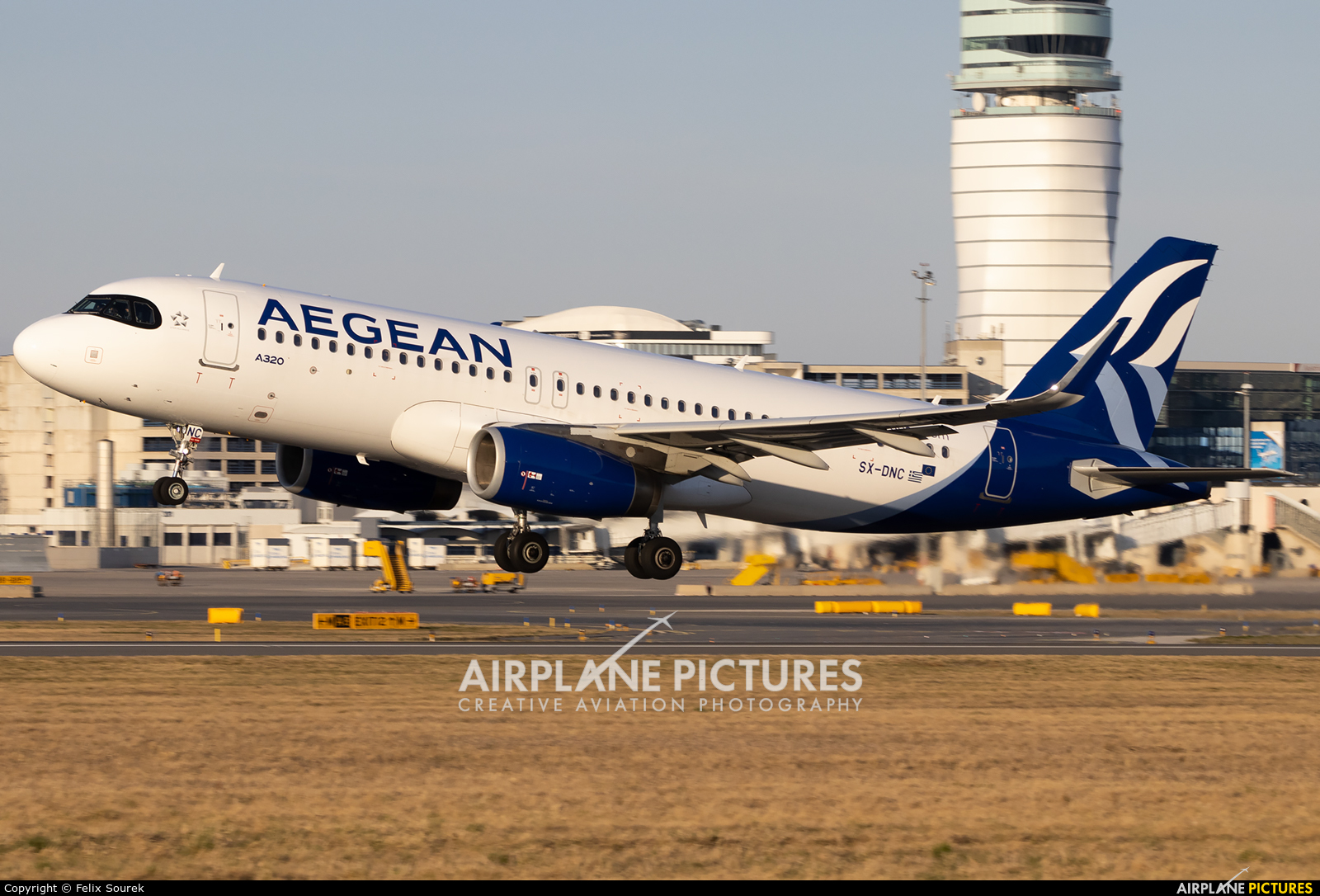 Aegean Airlines SX-DNC aircraft at Vienna - Schwechat