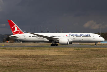 TC-LLH - Turkish Airlines Boeing 787-9 Dreamliner