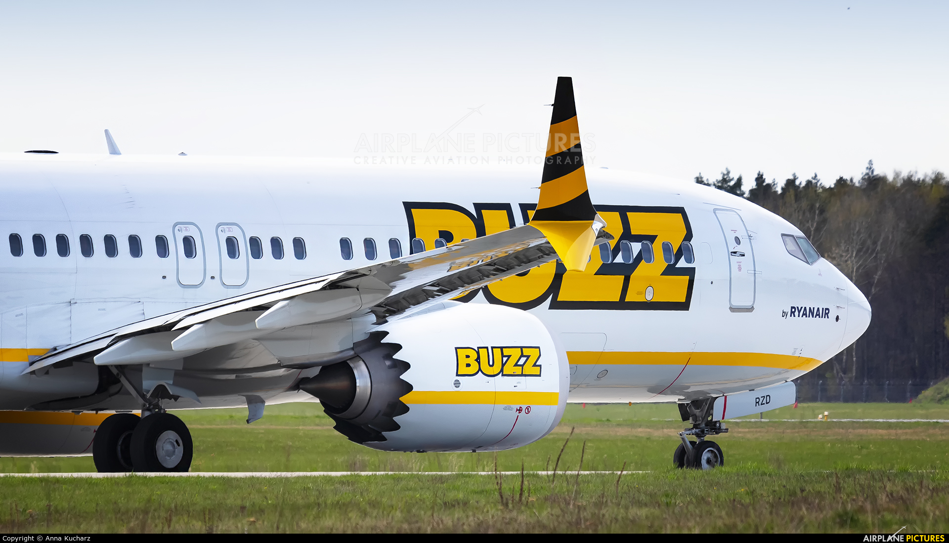 Buzz SP-RZD aircraft at Modlin