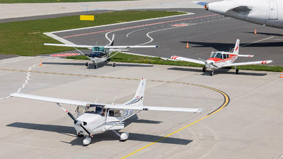 OK-ELR - Elmontex Air Cessna 172 Skyhawk (all models except RG)