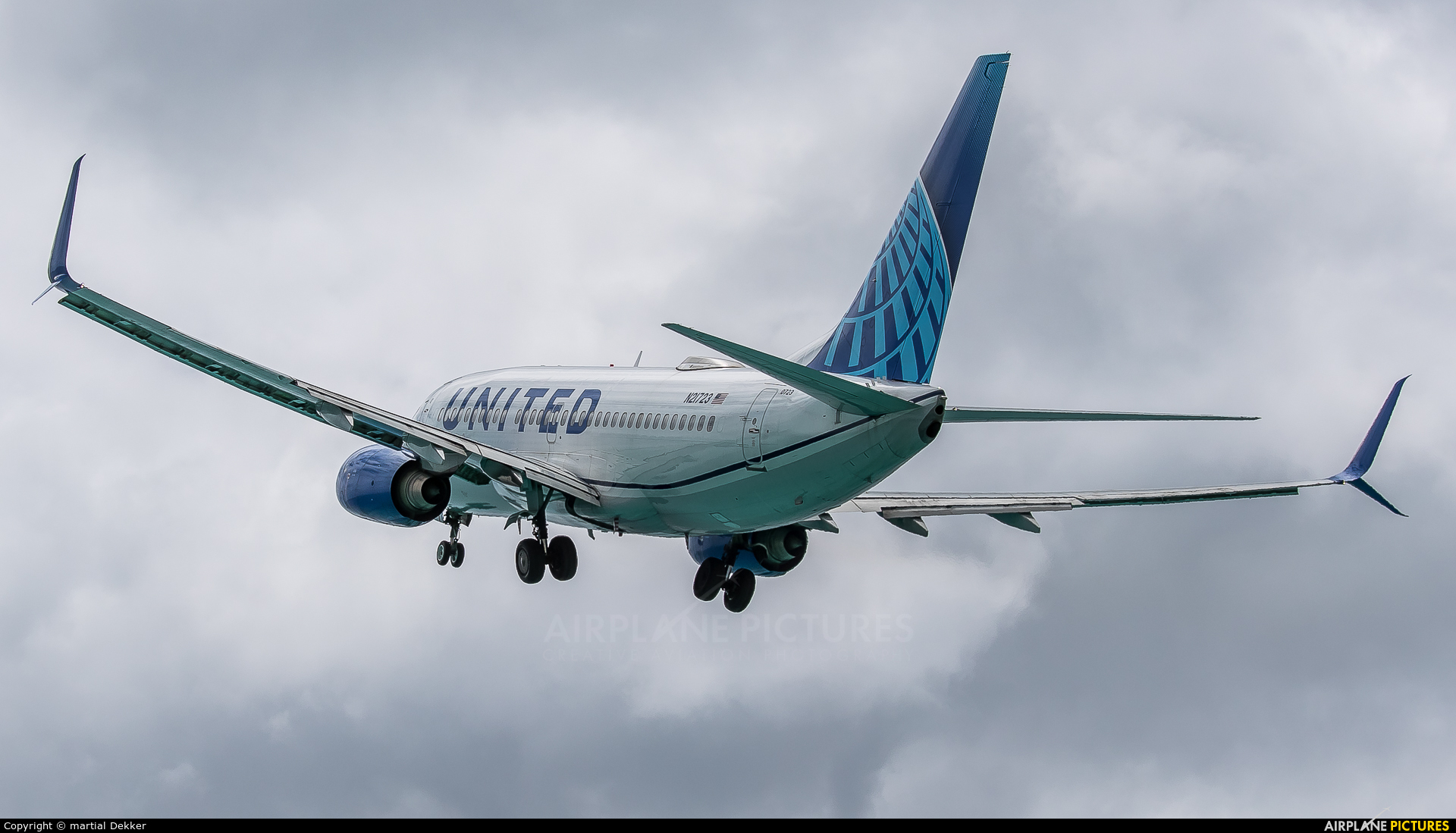 United Airlines N21723 aircraft at Sint Maarten - Princess Juliana Intl