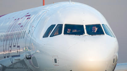 HA-LVI - Wizz Air Airbus A321 NEO