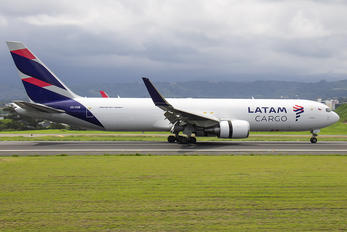 CC-CXE - LATAM Cargo Boeing 767-300F