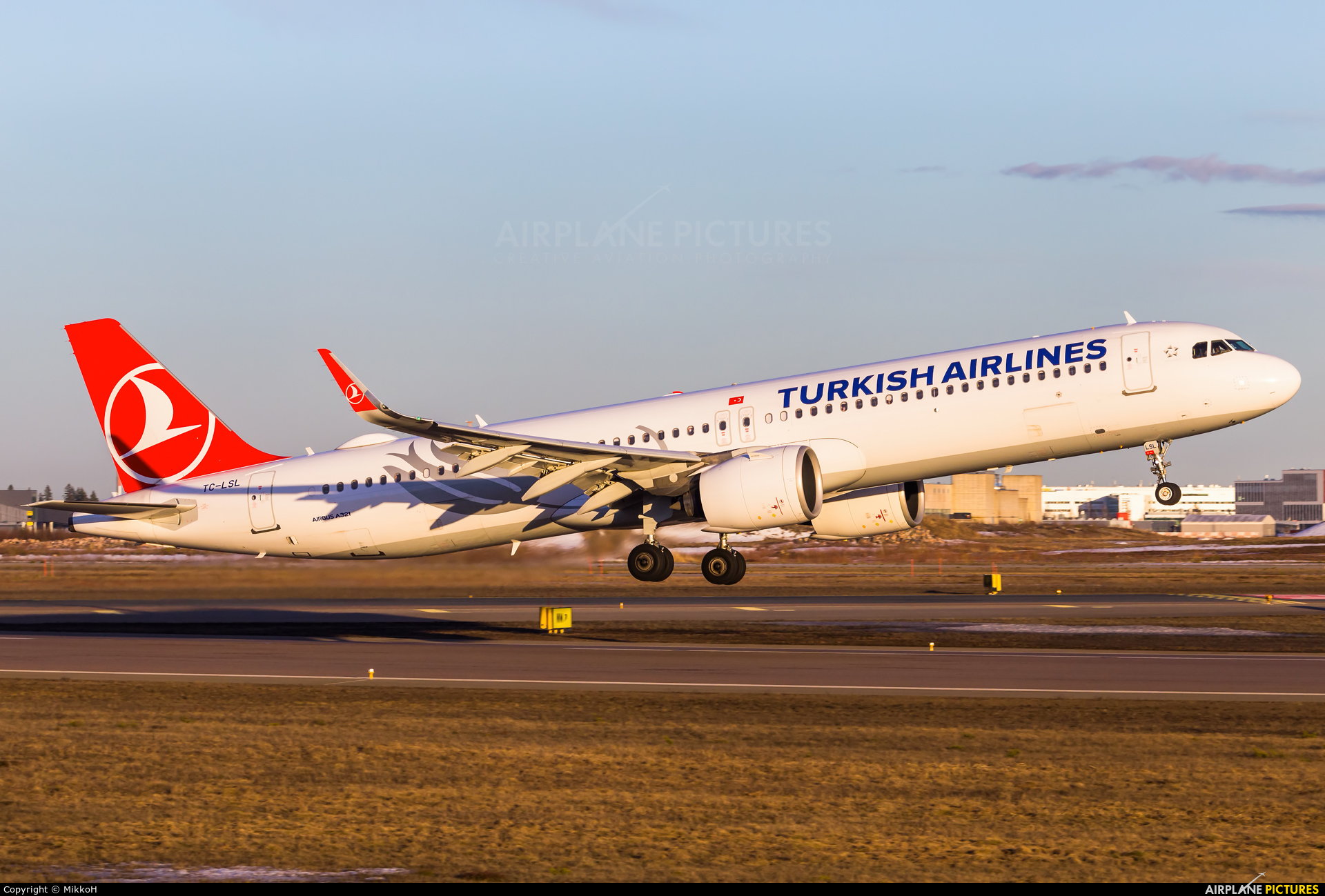 Turkish Airlines TC-LSL aircraft at Helsinki - Vantaa