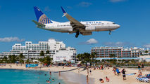 N16701 - United Airlines Boeing 737-700 aircraft