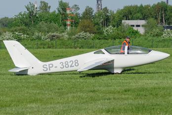 SP-3828 - Aeroklub Częstochowski Margański & Mysłowski MDM-1 Fox series