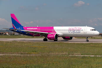 HA-LVX - Wizz Air Airbus A321 NEO