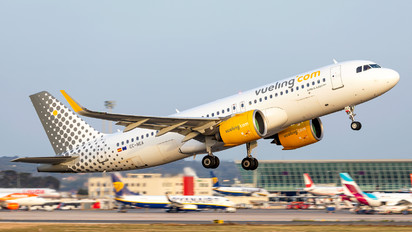 EC-NEA - Vueling Airlines Airbus A320 NEO