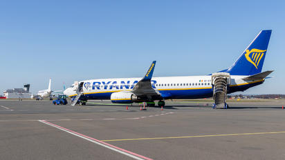 EI-DYB - Ryanair Boeing 737-800