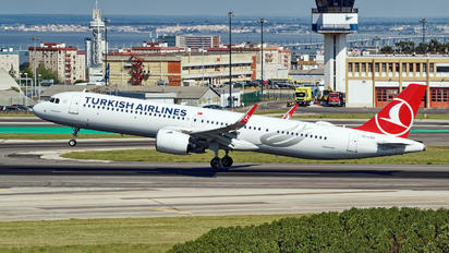 TC-LSH - Turkish Airlines Airbus A321 NEO