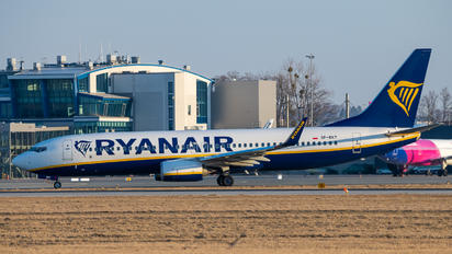 SP-RKT - Ryanair Sun Boeing 737-800