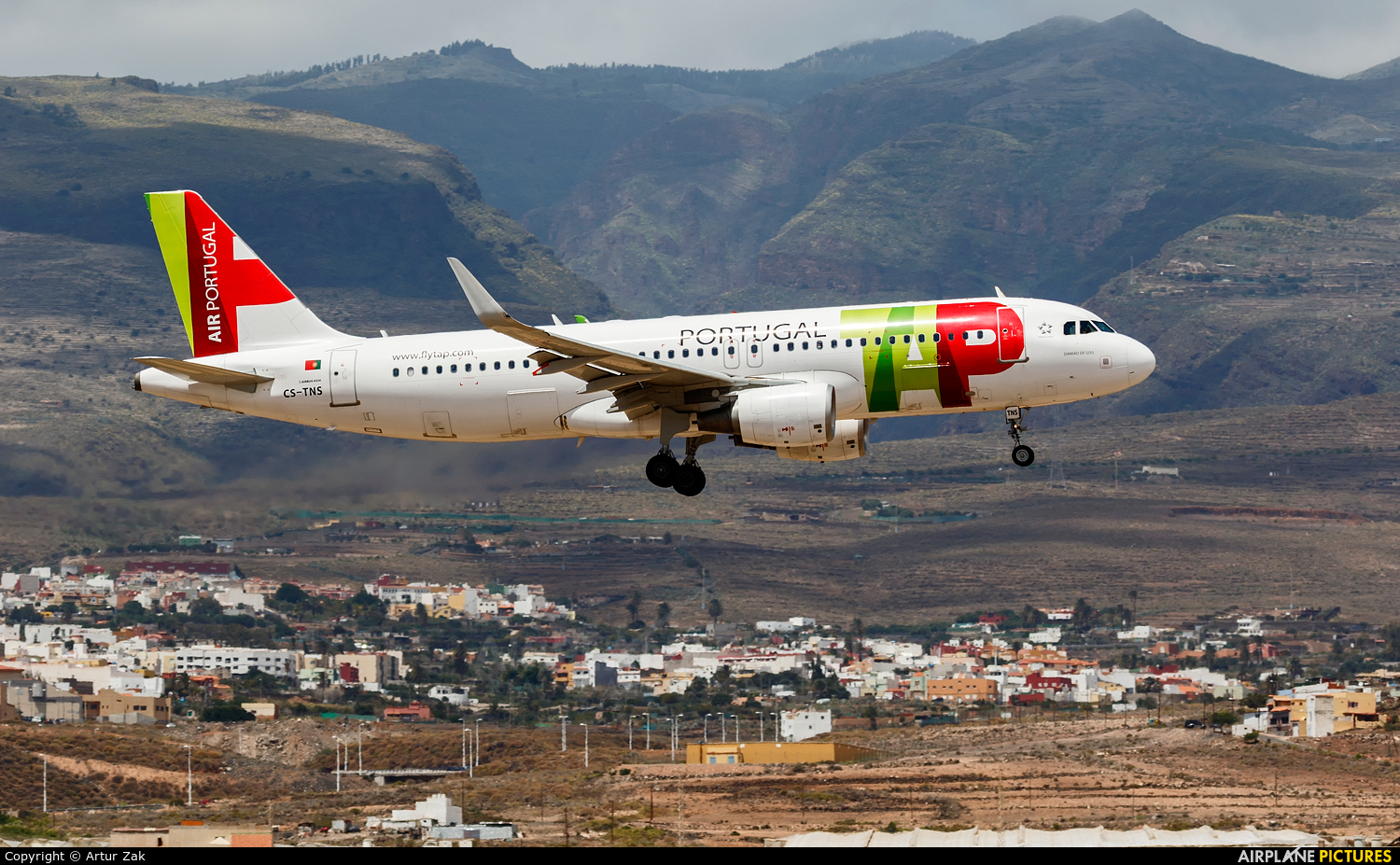 TAP Portugal CS-TNS aircraft at Aeropuerto de Gran Canaria