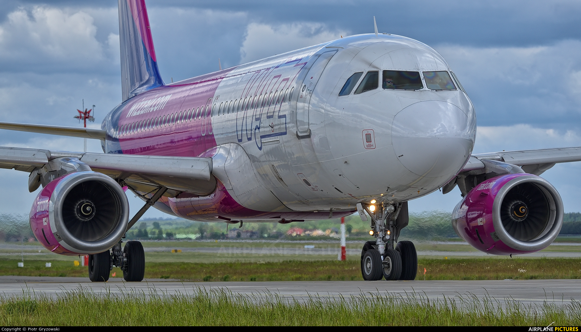 Wizz Air HA-LPW aircraft at Katowice - Pyrzowice