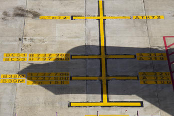 MROC - - Airport Overview - Airport Overview - Runway, Taxiway