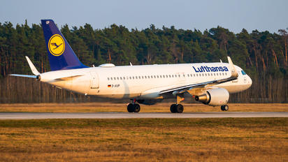 D-AIUP - Lufthansa Airbus A320