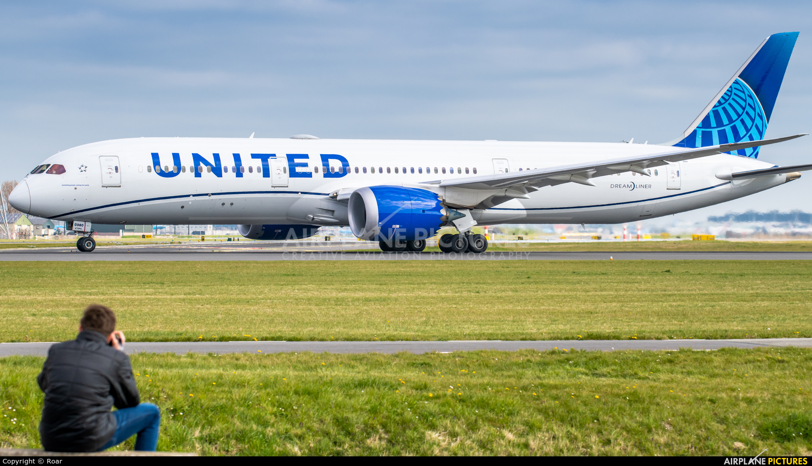 United Airlines N24980 aircraft at Amsterdam - Schiphol