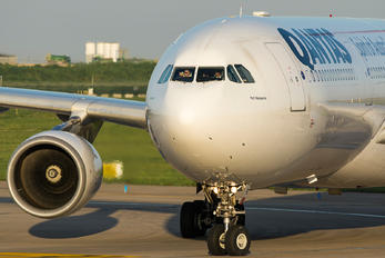 VH-QPD - QANTAS Airbus A330-300