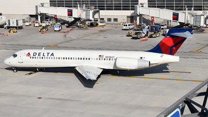 N938AT - Delta Air Lines Boeing 717
