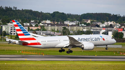 N807AA - American Airlines Boeing 787-8 Dreamliner