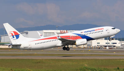 9M-MLI - Malaysia Airlines Boeing 737-800