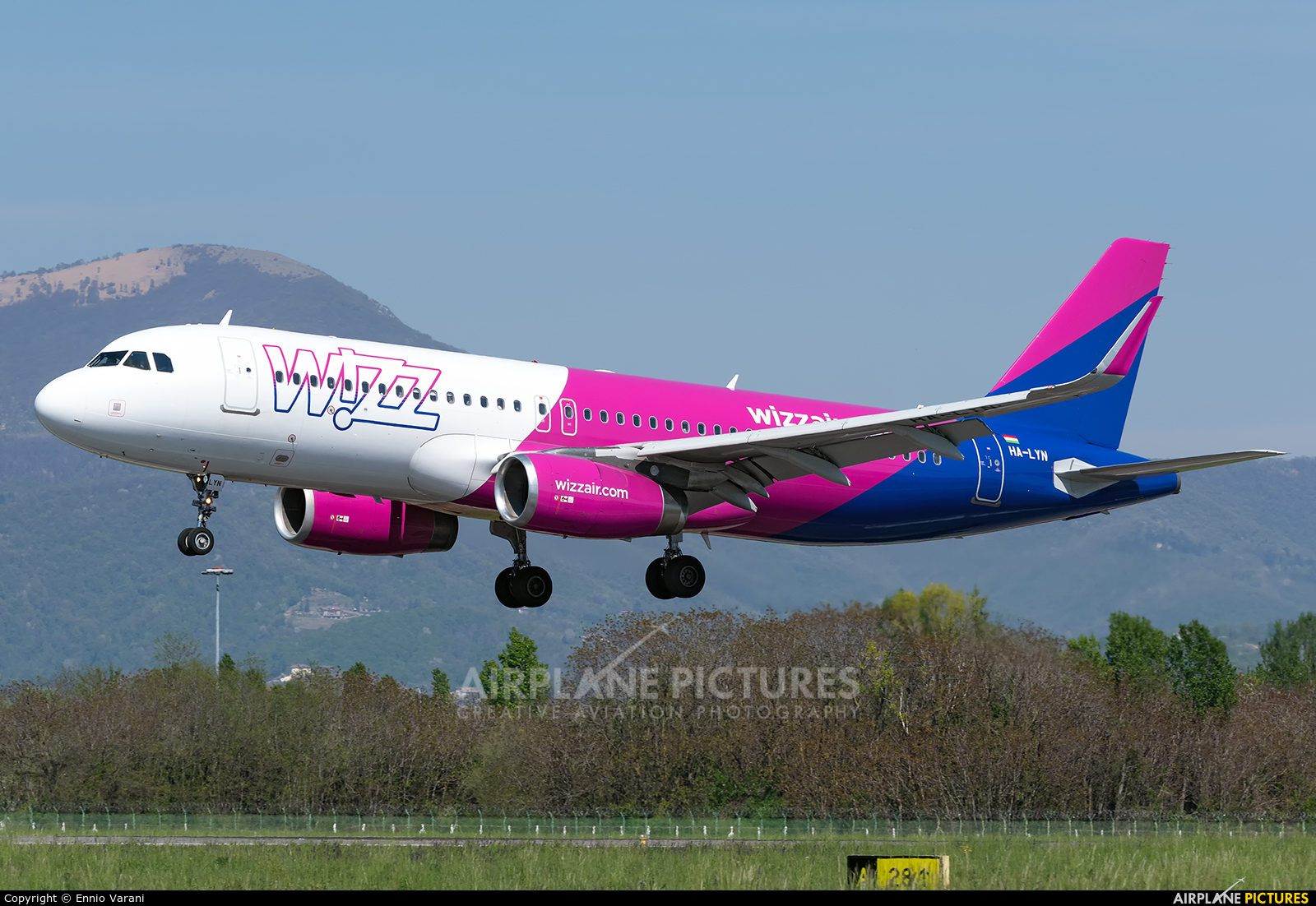 Wizz Air HA-LYN aircraft at Bergamo - Orio al Serio