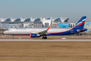 VP-BTH - Aeroflot Airbus A321