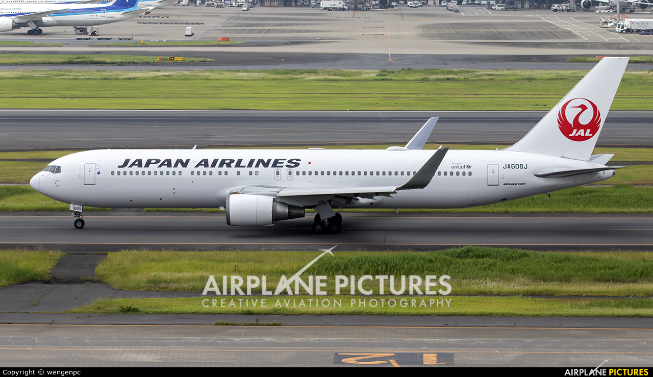 JAL - Japan Airlines JA608J aircraft at Tokyo - Haneda Intl