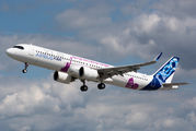 First flight of Airbus A321 XLR title=