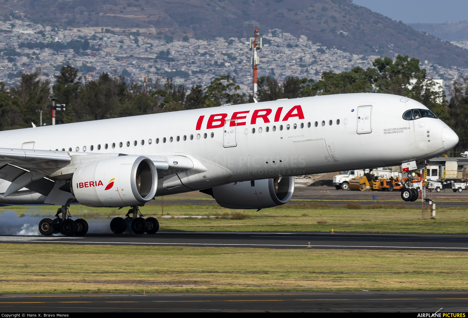 Iberia EC-NIG aircraft at Mexico City - Licenciado Benito Juarez Intl