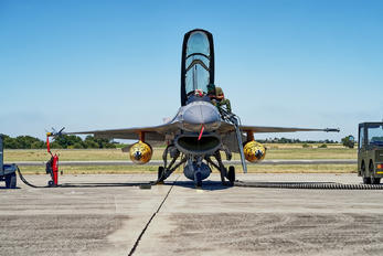 15120 - Portugal - Air Force General Dynamics F-16BM Fighting Falcon