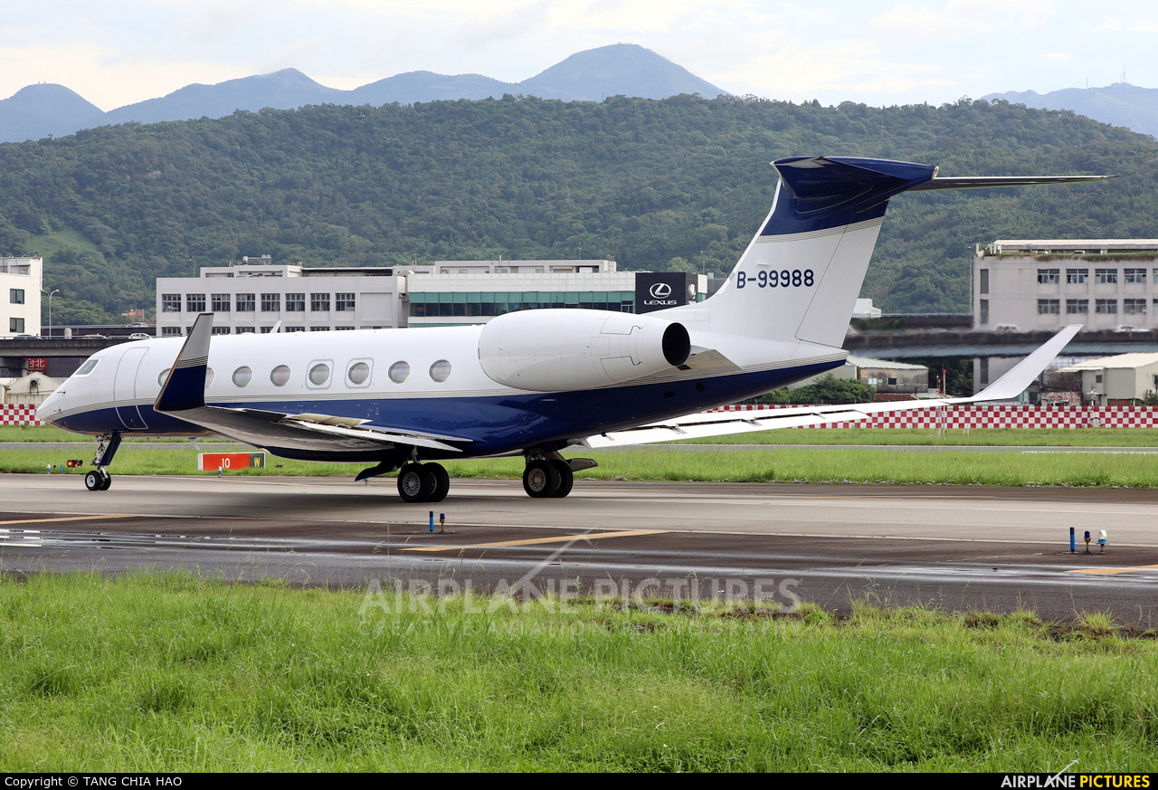 Private B-99988 aircraft at Taipei Sung Shan/Songshan Airport