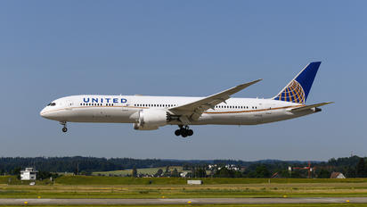 N45956 - United Airlines Boeing 787-9 Dreamliner