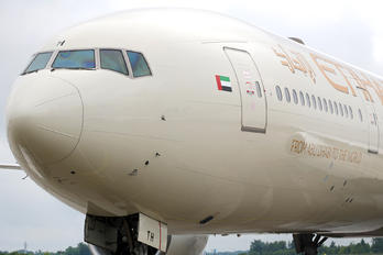 A6-ETH - Etihad Airways Boeing 777-300ER