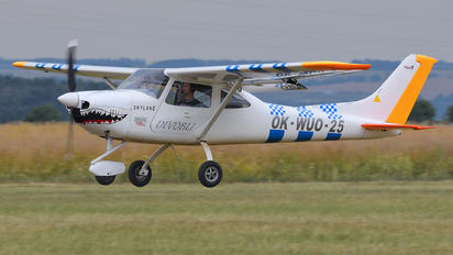 OK-WUO-25 - Private AirLony Skylane UL