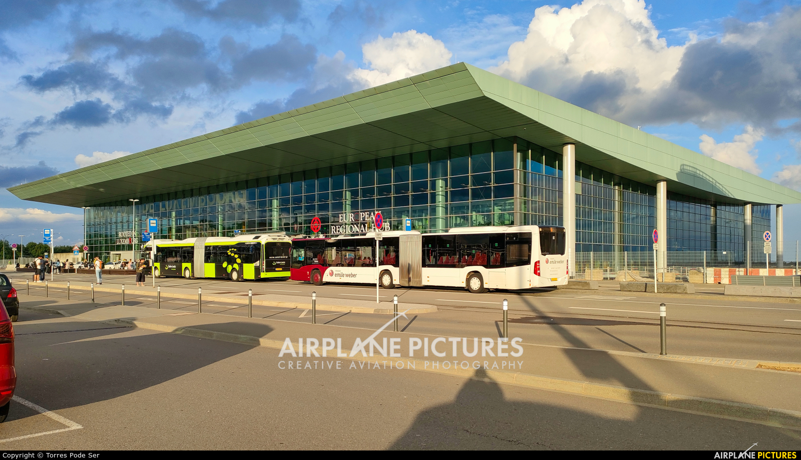 - Airport Overview - aircraft at Luxembourg - Findel