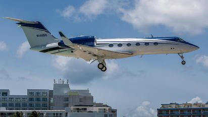 N146BG - Private Gulfstream Aerospace G-IV,  G-IV-SP, G-IV-X, G300, G350, G400, G450