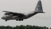 Pakistan Air Force C130 visited Warsaw title=