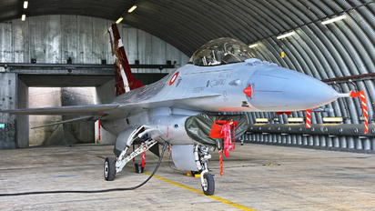 E-194 - Denmark - Air Force General Dynamics F-16A Fighting Falcon