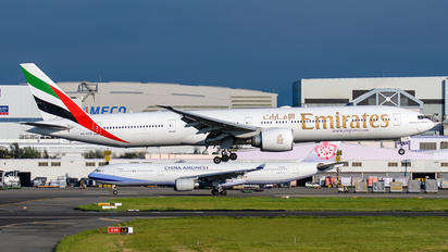 A6-ECM - Emirates Airlines Boeing 777-300ER