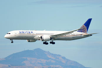 N24974 - United Airlines Boeing 787-9 Dreamliner
