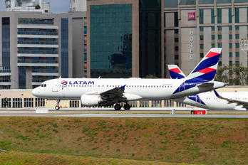 PR-MYJ - LATAM Brasil Airbus A320