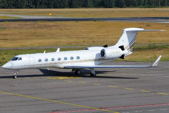 P4-GVV - Private Gulfstream Aerospace G-V, G-V-SP, G500, G550