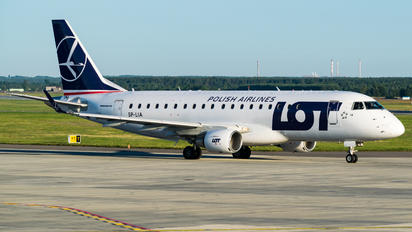 SP-LIA - LOT - Polish Airlines Embraer ERJ-175 (170-200)