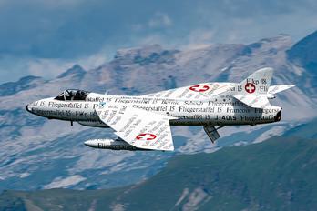 HB-RVS - Hunterverein Obersimmenthal Hawker Hunter F.58