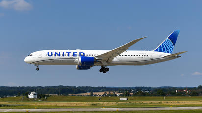 N23983 - United Airlines Boeing 787-9 Dreamliner