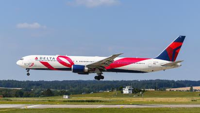 N845MH - Delta Air Lines Boeing 767-400ER