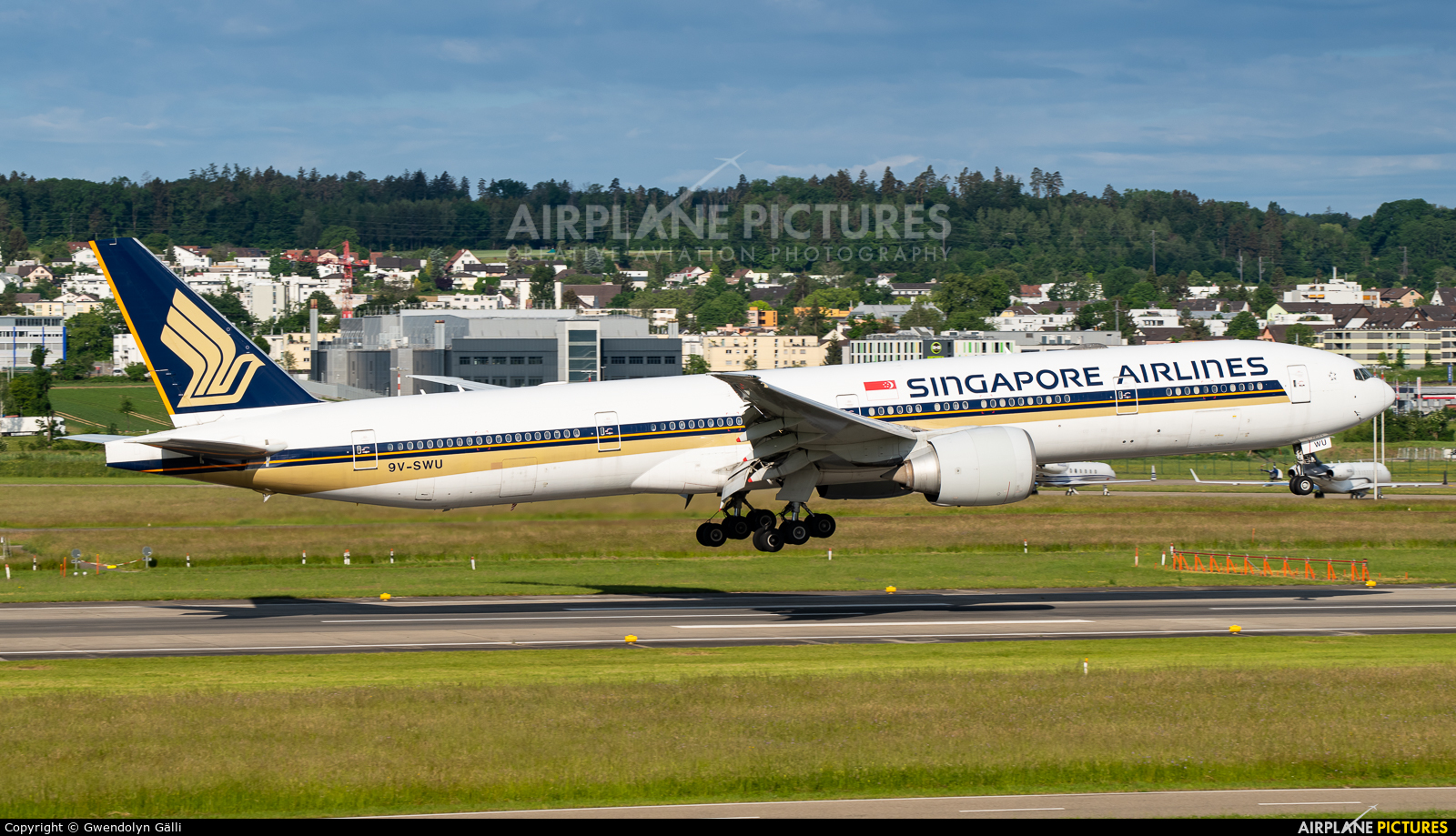 Singapore Airlines 9V-SWU aircraft at Zurich